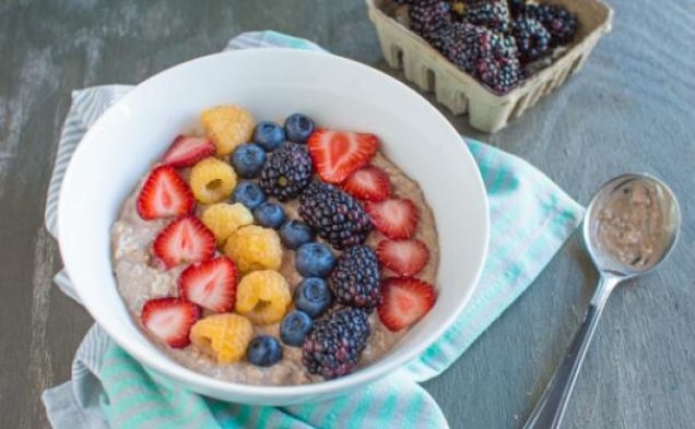 Chocolate Overnight Oats & Berrieshealthy recipe