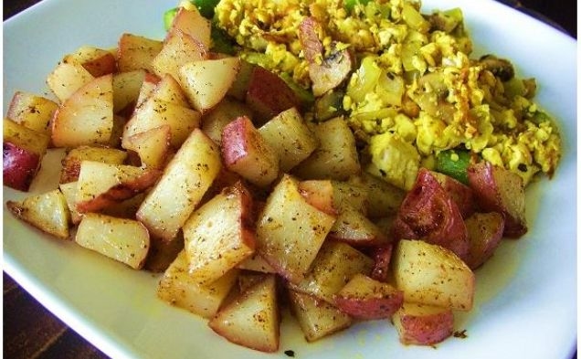 Country Breakfast: Tofu and Veggie Scramble With Home Frieshealthy recipe