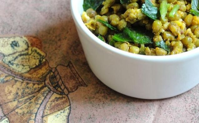 Gujarati Dry Mung Bean Curryhealthy recipe