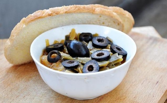 Leek and Black Olives Stewhealthy recipe