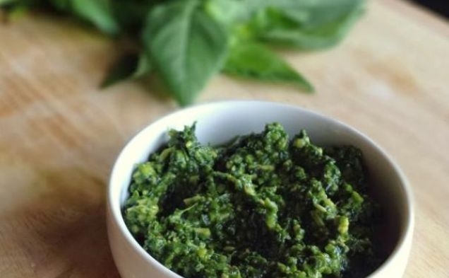 Skinny Kale Basil Pestohealthy recipe
