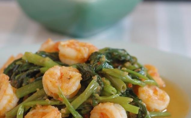 Stir-Fry Water Spinach With Shrimp Paste (Belacan Kangkung)healthy recipe