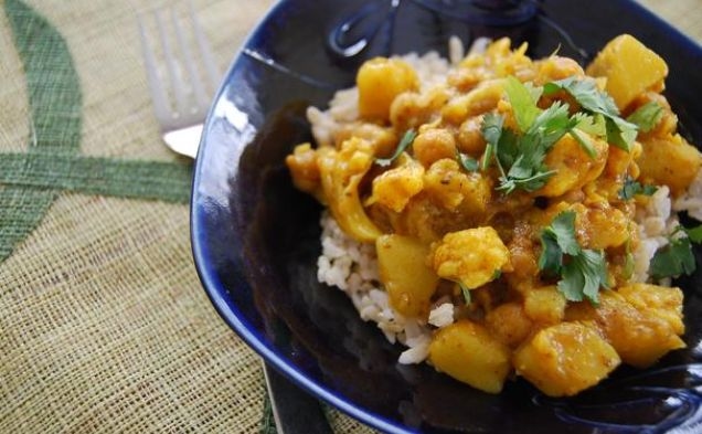 Channa-Chickpea, Potato & Cauliflower Curryhealthy recipe