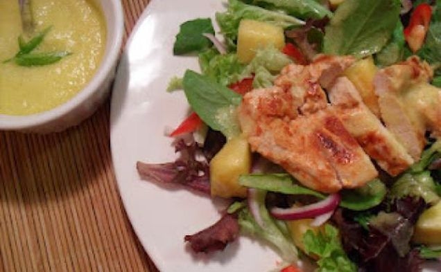 Chicken and Spring Mix Salad with Spicy Pineapple Dressinghealthy recipe