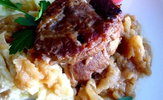 Cider-Braised Pork Shoulder With Caramelized Onion and Apple Confithealthy recipe