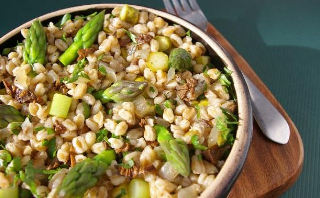 Farro With Mushrooms and Asparagushealthy recipe