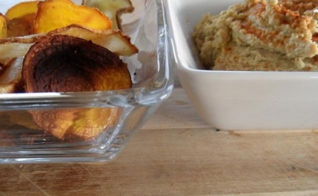 Fire-Roasted Jalapeño Hummus with Turnip and Beet Chipshealthy recipe