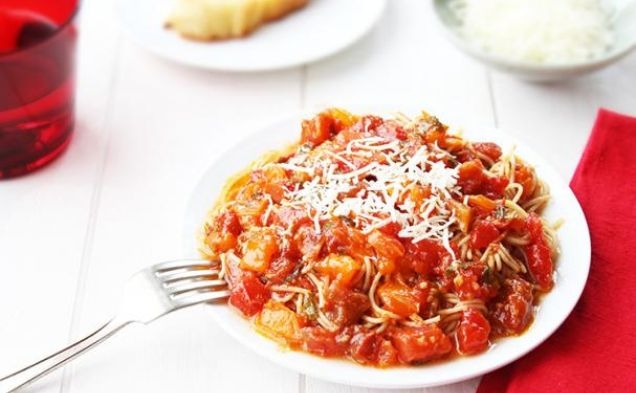 Heirloom Tomato Basil and Olive Oil Wine Sauce over Pastahealthy recipe