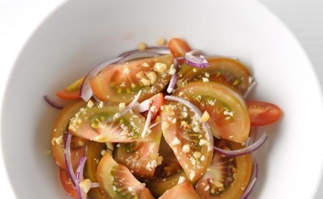 Kumato Saladhealthy recipe