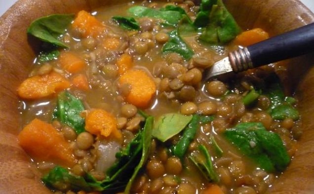 Lentil, Sweet Potato and Spinach Souphealthy recipe