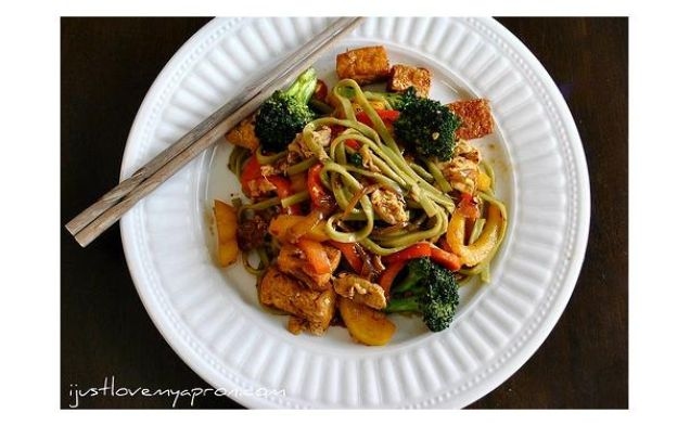 Pad Se Ew Tofu With Vegetable Noodleshealthy recipe