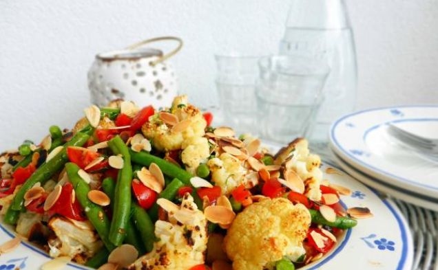 Roast Cauliflower Salad with Green Beans and Cherry Tomatoeshealthy recipe