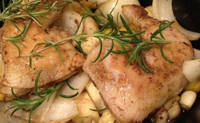 Roast Chicken with Apples and Rosemaryhealthy recipe