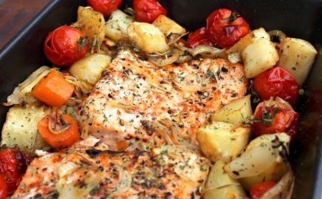 Salmon with roasted vegetableshealthy recipe