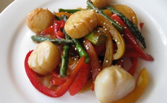 Soy Ginger Glazed Sea Scallops With Stir Fry Vegetableshealthy recipe