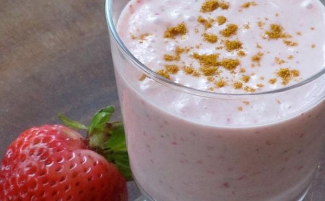 Strawberry and Banana Lassihealthy recipe