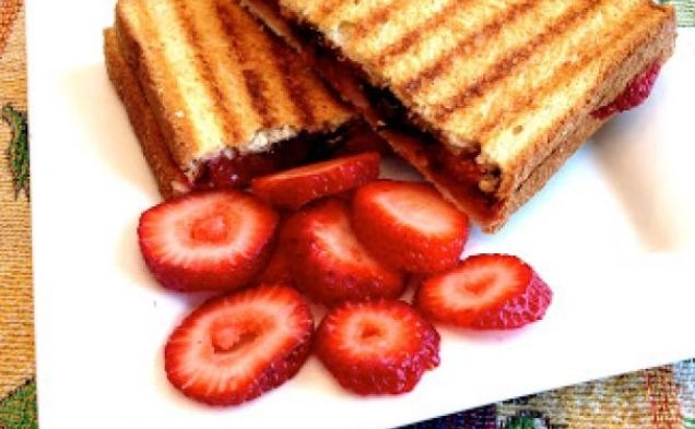 Strawberry and Chocolate Chip Paninihealthy recipe