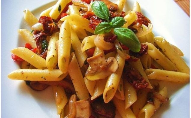 Summer Garlic Mushrooms and Mostacciolihealthy recipe