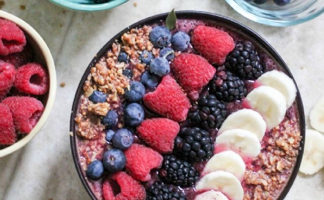 Blackberry Granola Smoothie Bowlhealthy recipe